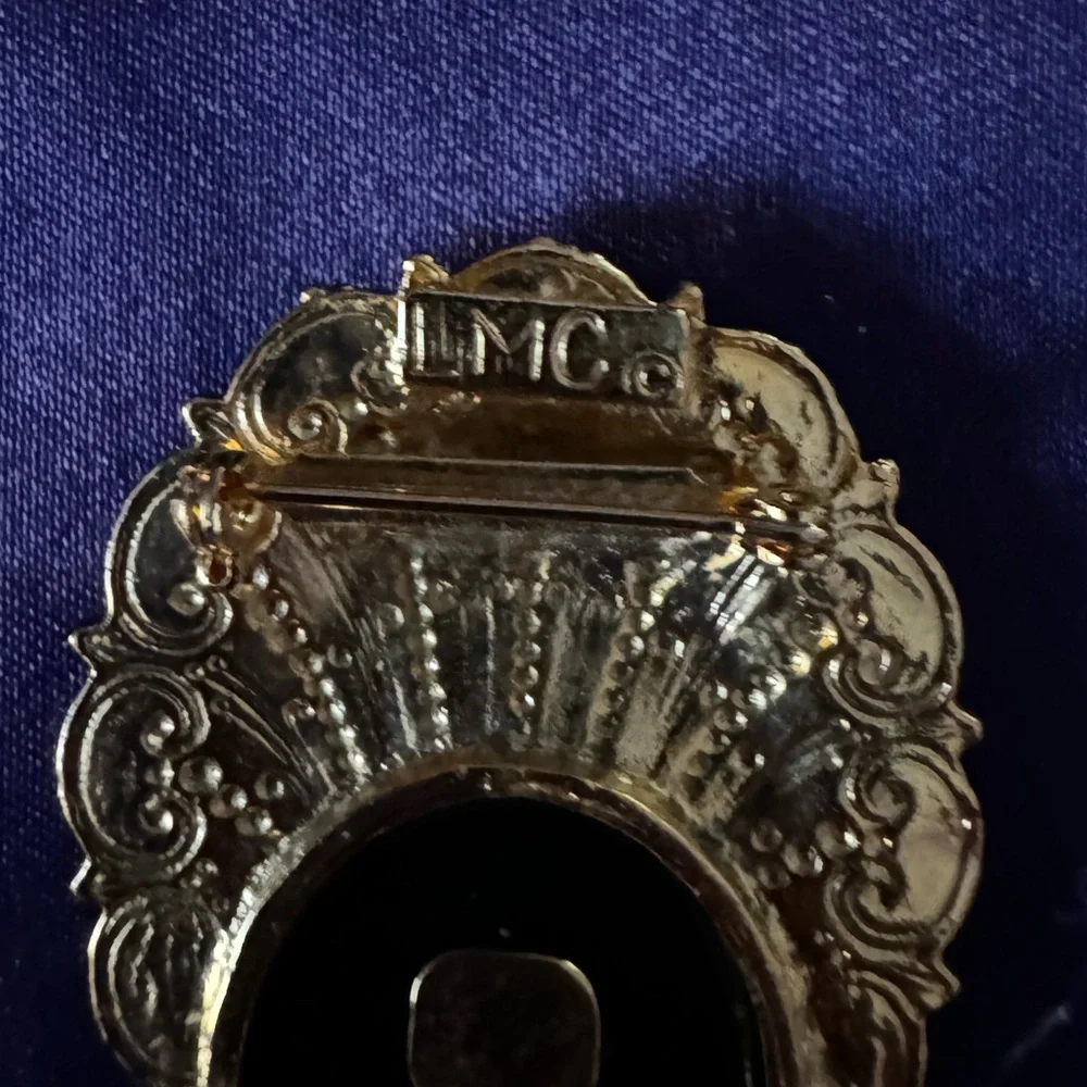 LMC‎ Vintage Photo Brooch